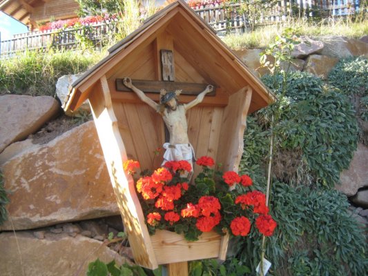 Wegkreuz/Brauchtum und Tradition auf dem Bauernhof