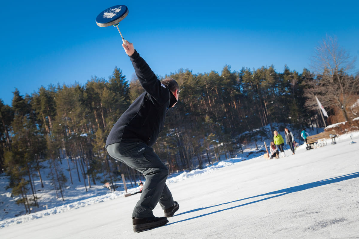 Eisstocksport, Eishockey am Wolfsgrubnersee am Ritten